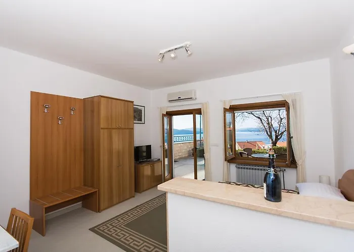 Bisera * 特罗吉尔